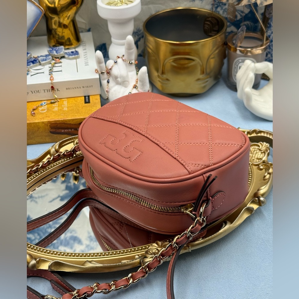 🆕 TORY BURCH 🧿 NWOT Savannah Chain Link Camera Bag, Pink Salmon AUTHENTICATED - Picture 10 of 16